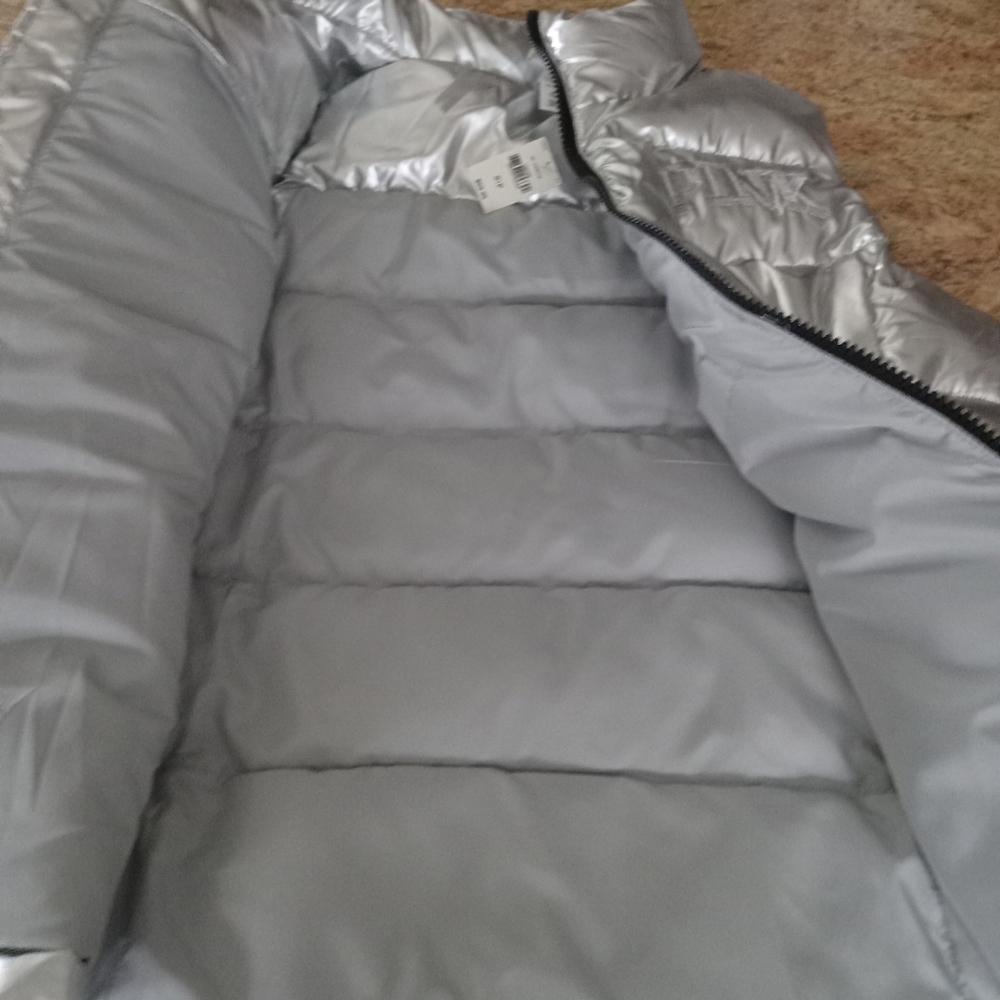 Vest - Picture 2 of 5